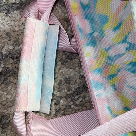 Pastel colors XL cooler bag, cup and t-shirt bundle like new condition - Picture 6 of 15